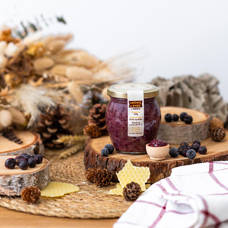 Arónie a černý rybíz v medu - Hmotnost: 400 g
