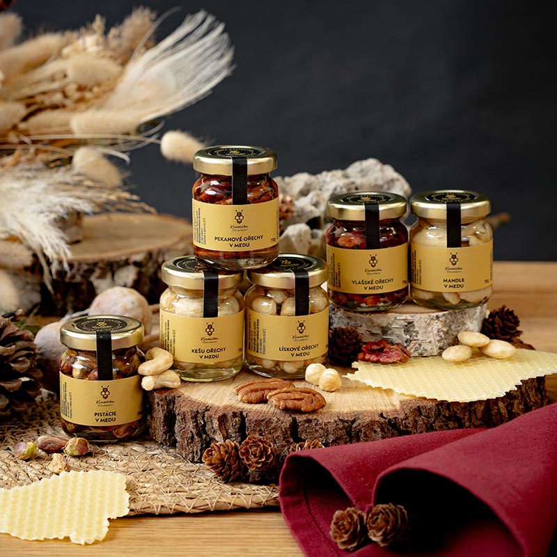 dárková sada - ořechy v akátovém medu - varianta: Vánoční kolekce
